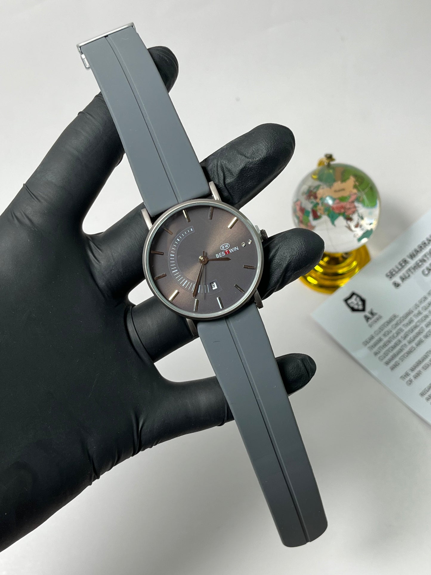 Bestwin Magnetic Lock & Silicone Rubber Straps Wrist Watch
