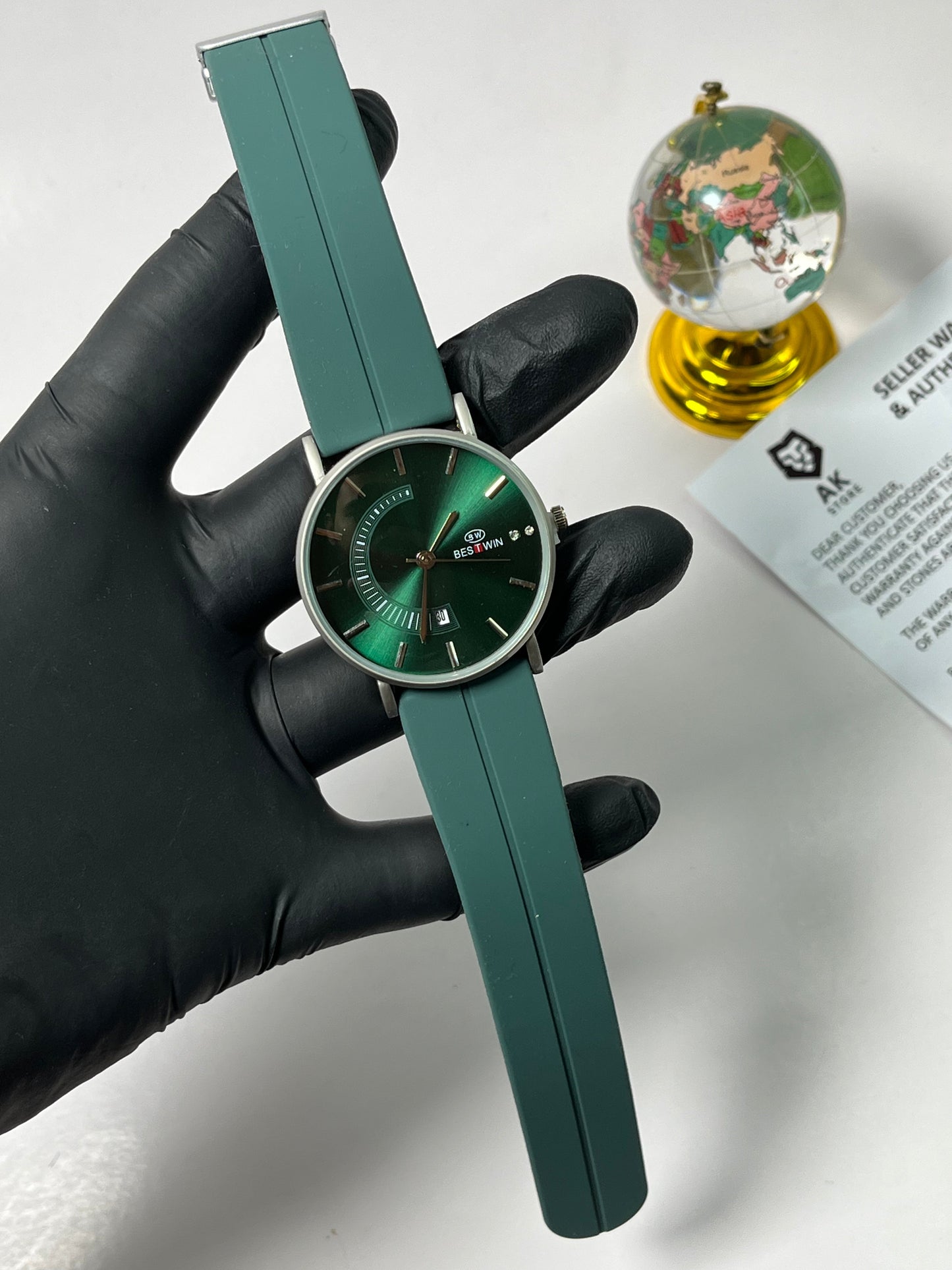 Bestwin Magnetic Lock & Silicone Rubber Straps Wrist Watch