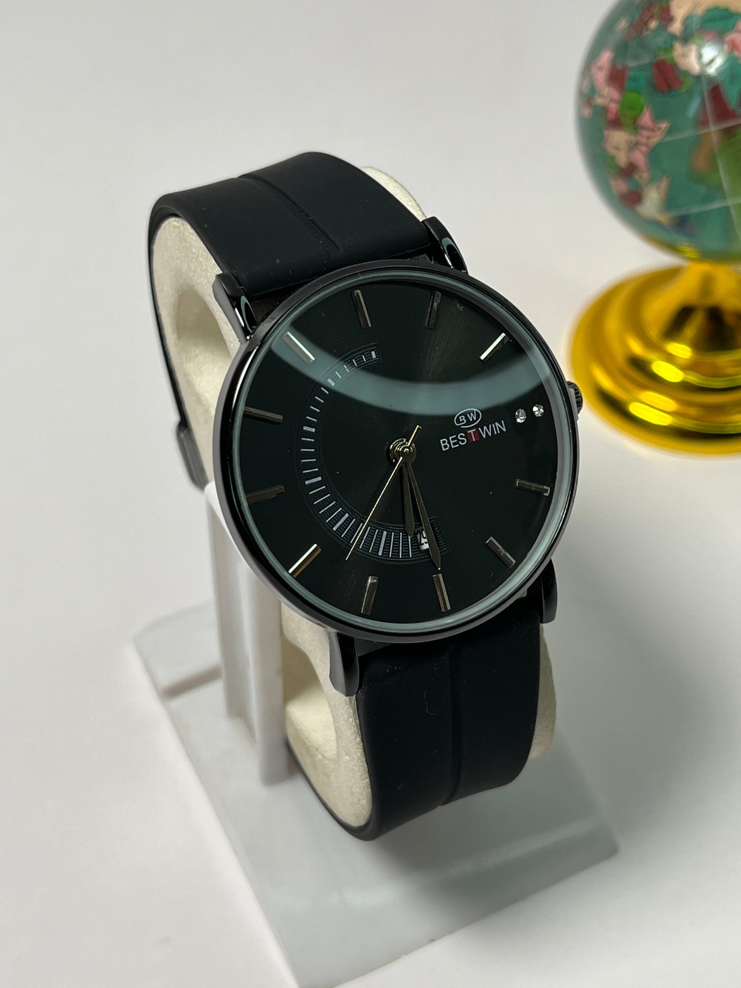 Bestwin Magnetic Lock & Silicone Rubber Straps Wrist Watch