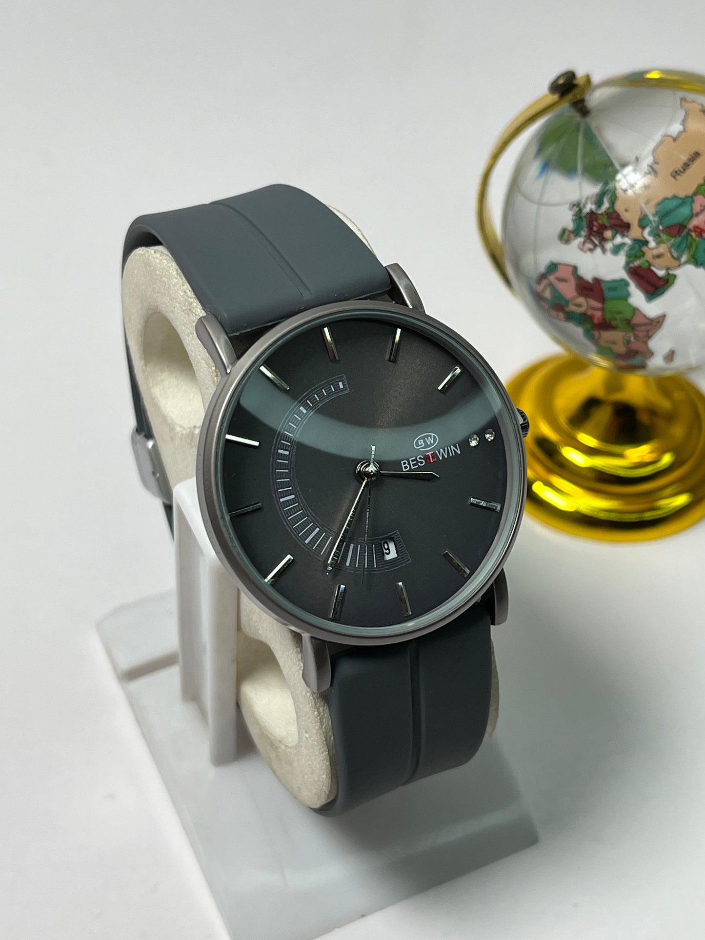 Bestwin Magnetic Lock & Silicone Rubber Straps Wrist Watch