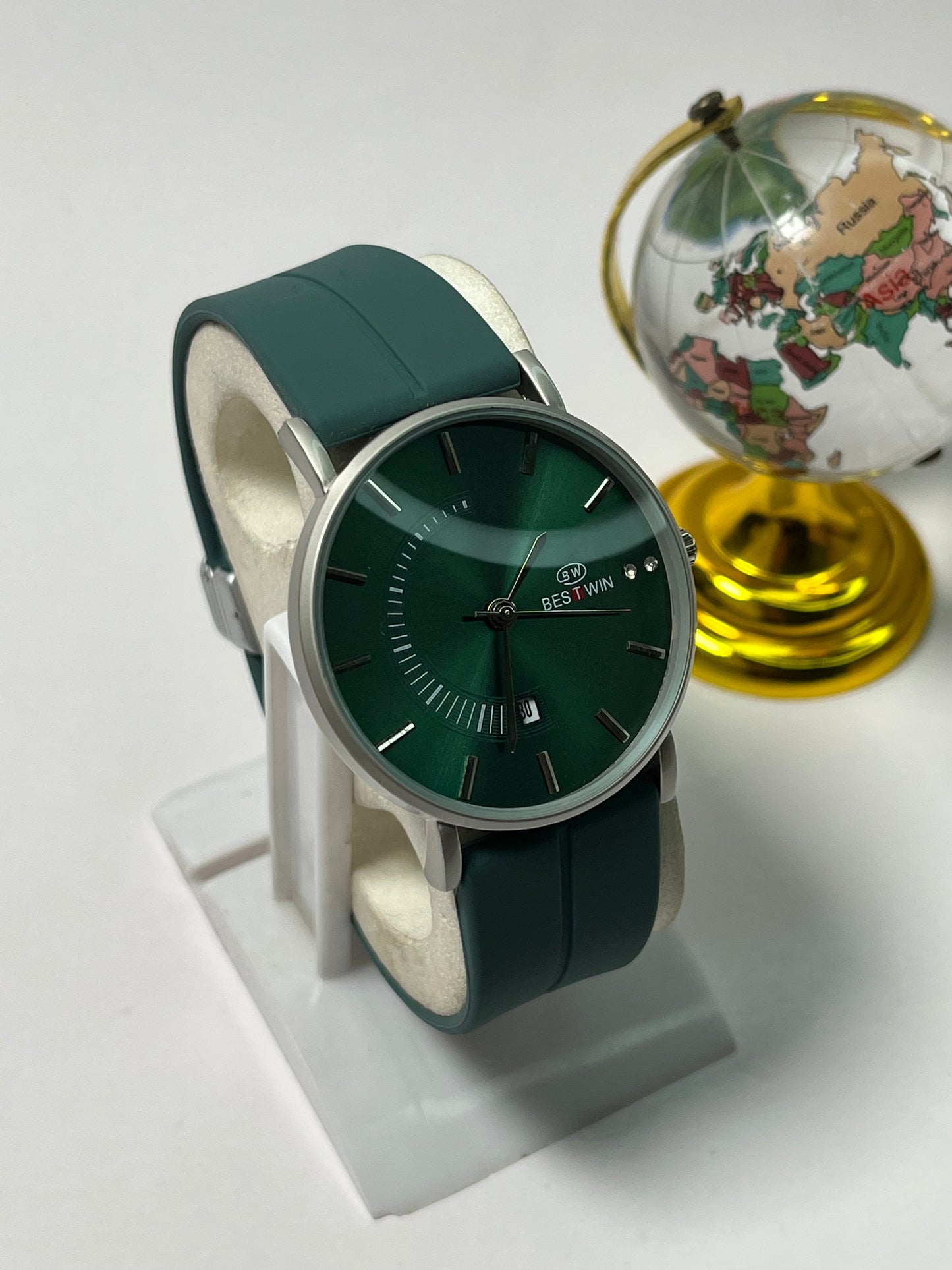 Bestwin Magnetic Lock & Silicone Rubber Straps Wrist Watch